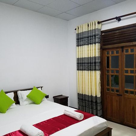 Yashumi Homestay Dambulla Ngoại thất bức ảnh