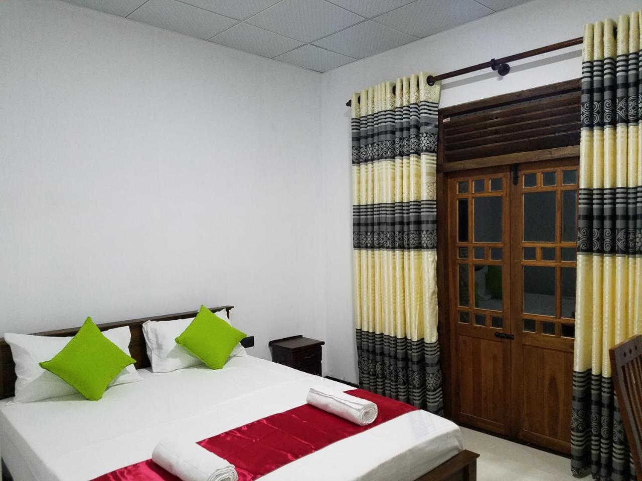 Yashumi Homestay Dambulla Ngoại thất bức ảnh