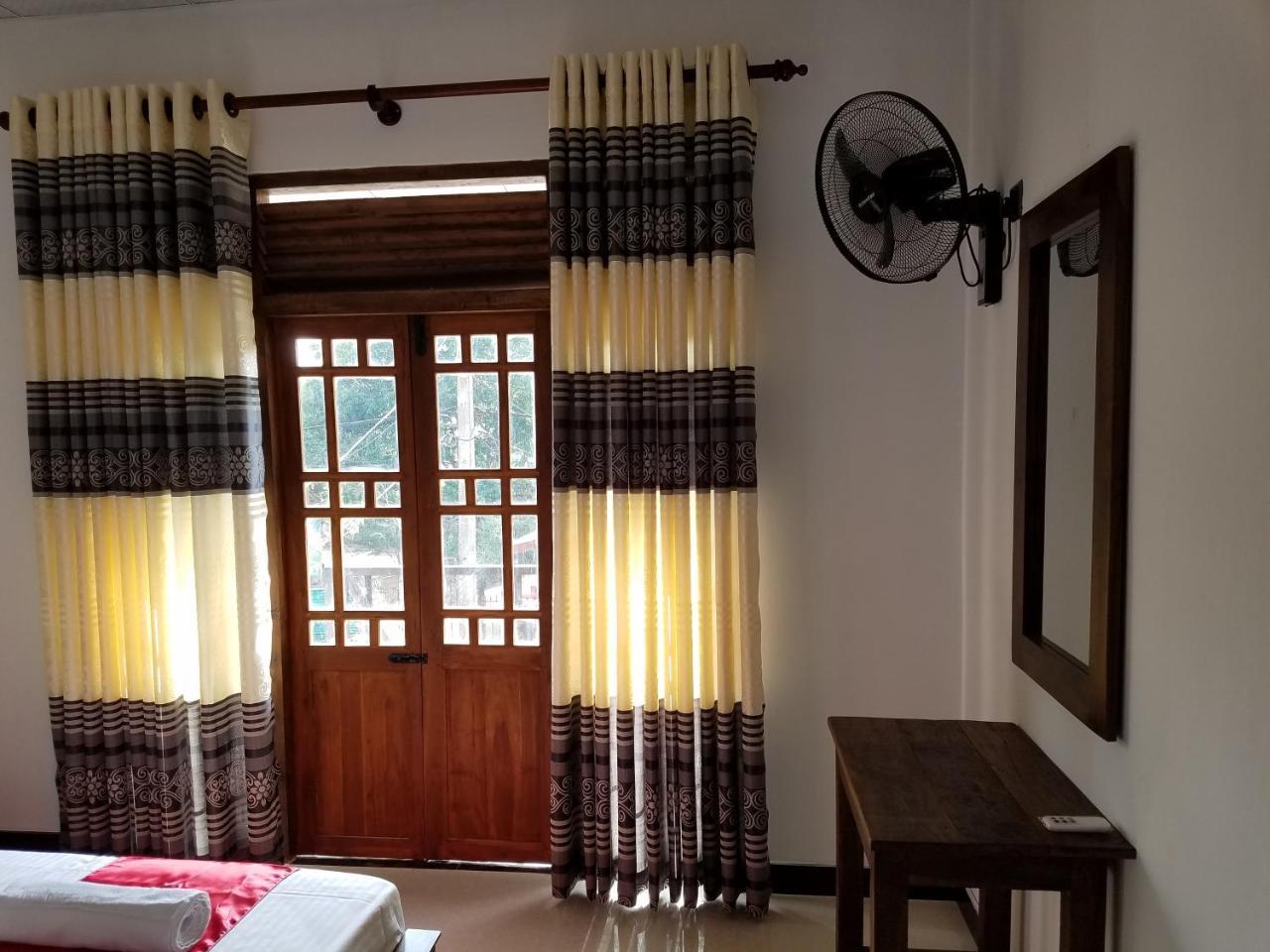 Yashumi Homestay Dambulla Ngoại thất bức ảnh