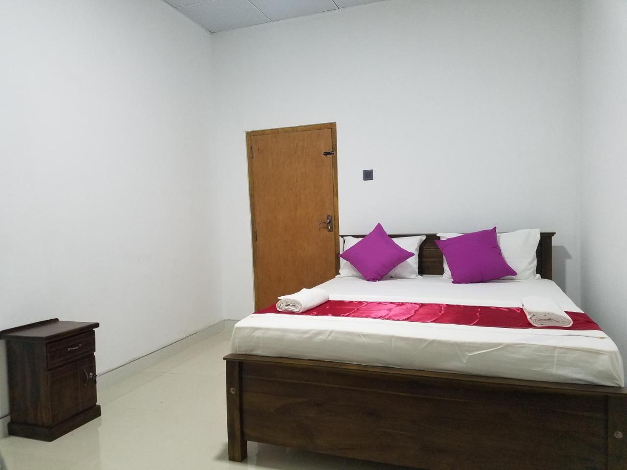 Yashumi Homestay Dambulla Ngoại thất bức ảnh